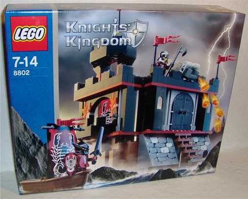 Lego Knights' Kingdom 8802 - Dark Fortress Landing