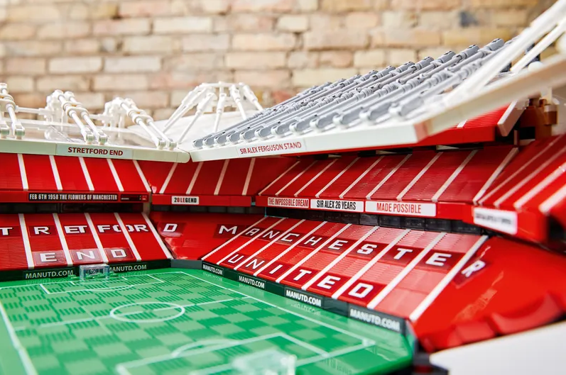 LEGO Creator - 10272 - Old Trafford - Manchester United - BOITE ENDOMMAGÉE